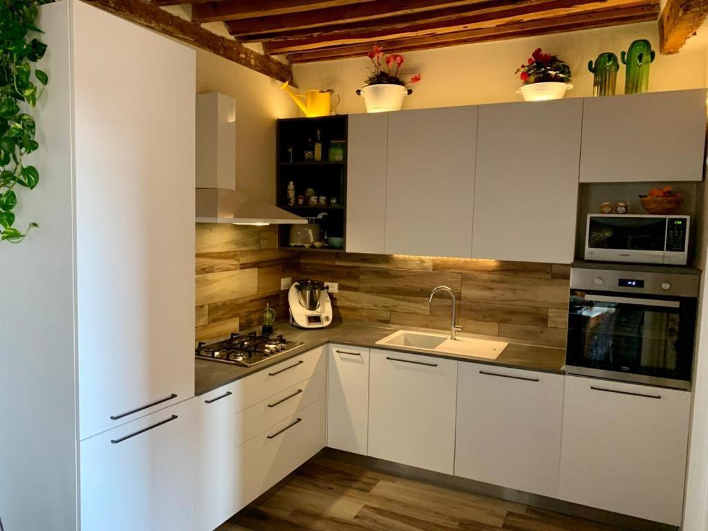 דירות Casina Il Nido Di לוקה מראה חיצוני תמונה